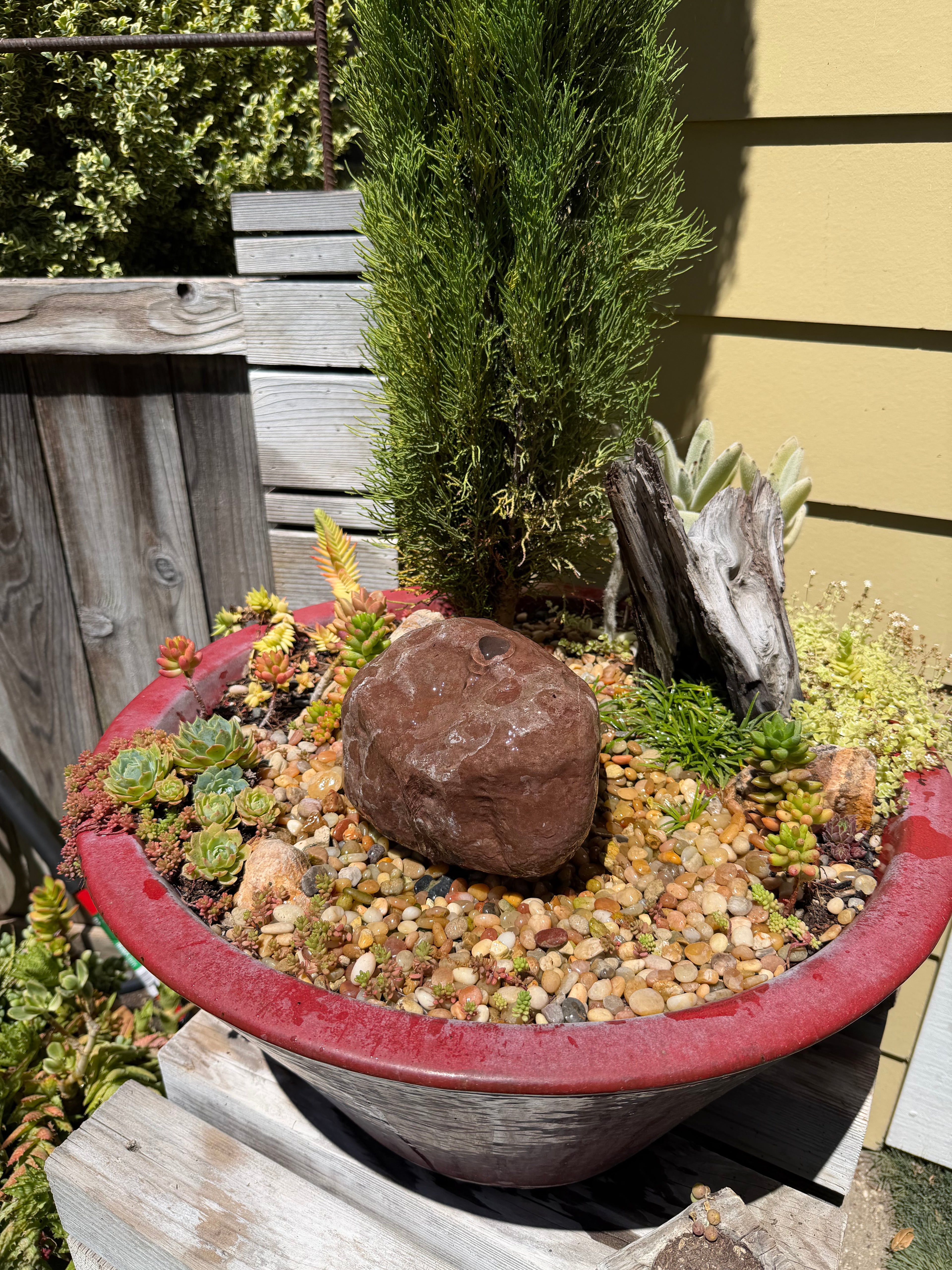 Natural Fountain Stone — 7"x5-1/2"high